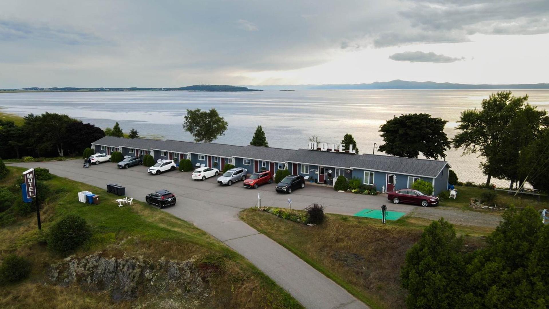 Motel Cap Blanc Kamouraska Esterno foto